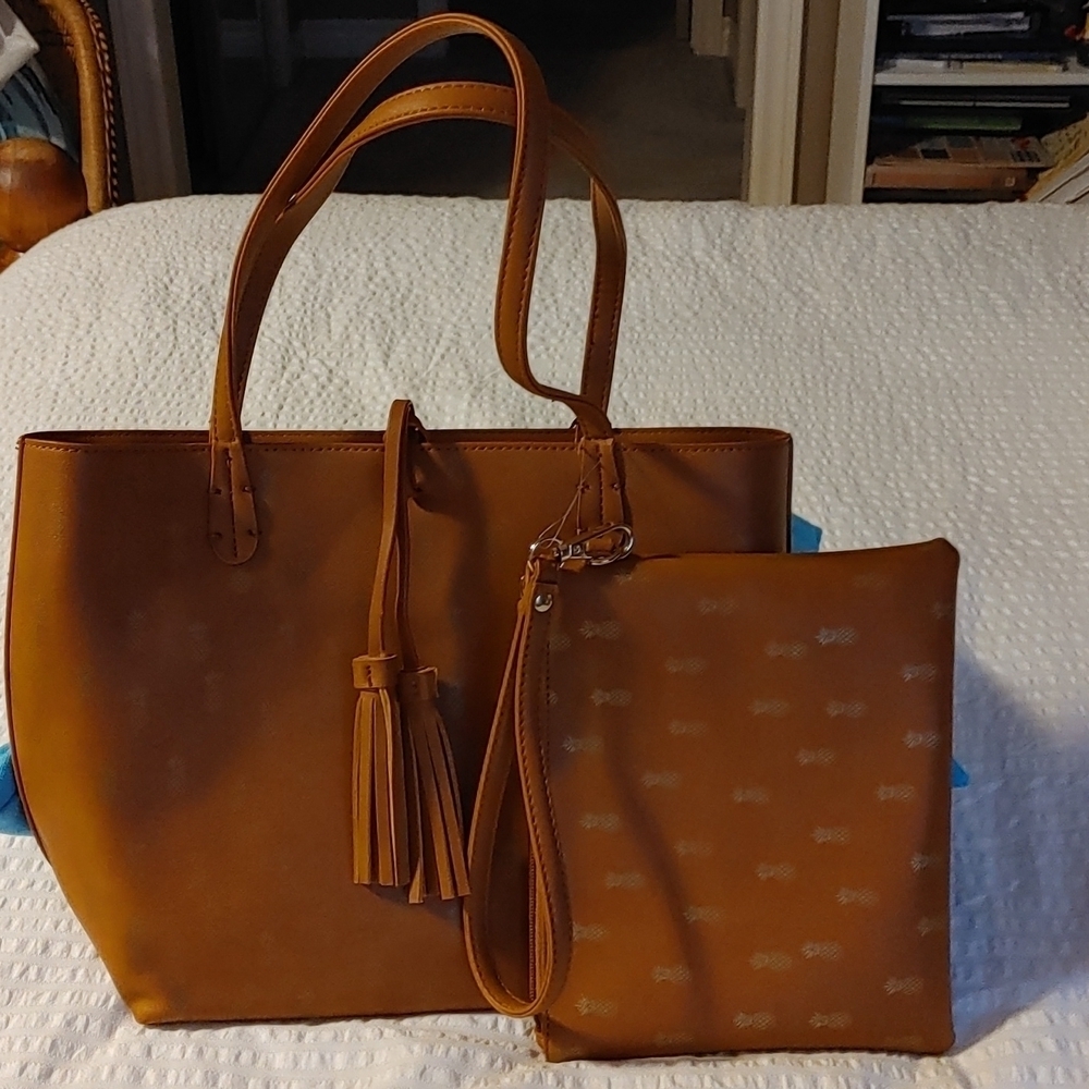 💚Imoshin Pineapple print tote bag with clutch Nwt